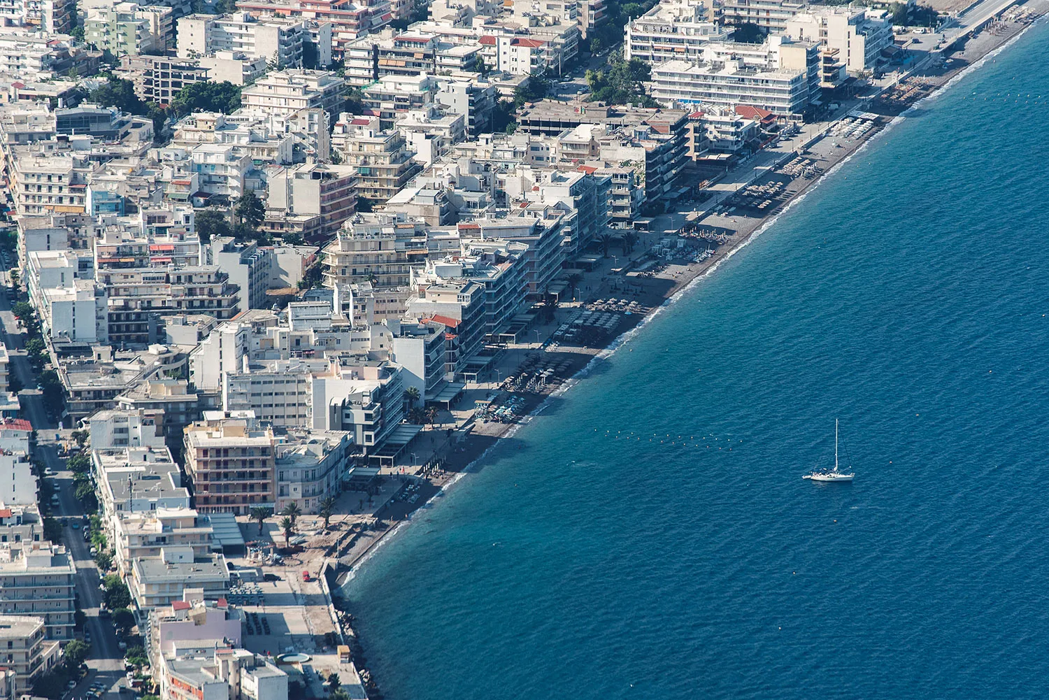 City-photography-City-portrait-Stadtportrait-Greece-urban-landscapes_by-Daniel-Zakharov