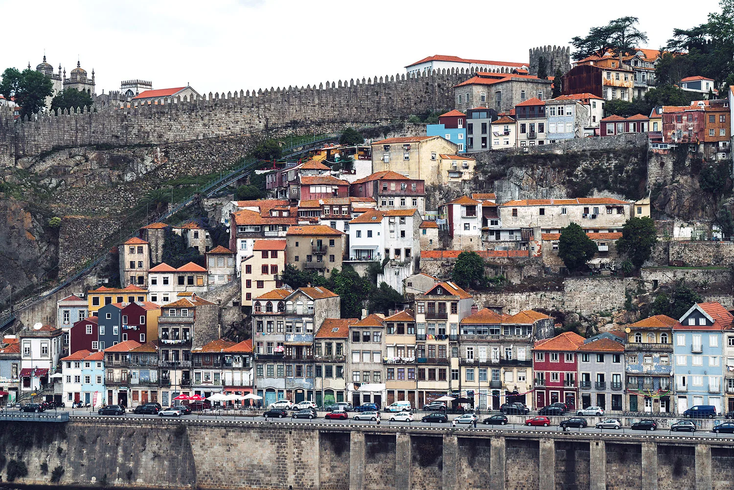 City-photography-City-portrait-Stadtportrait-urban-landscapes-Portugal_by-Daniel-Zakharov_01